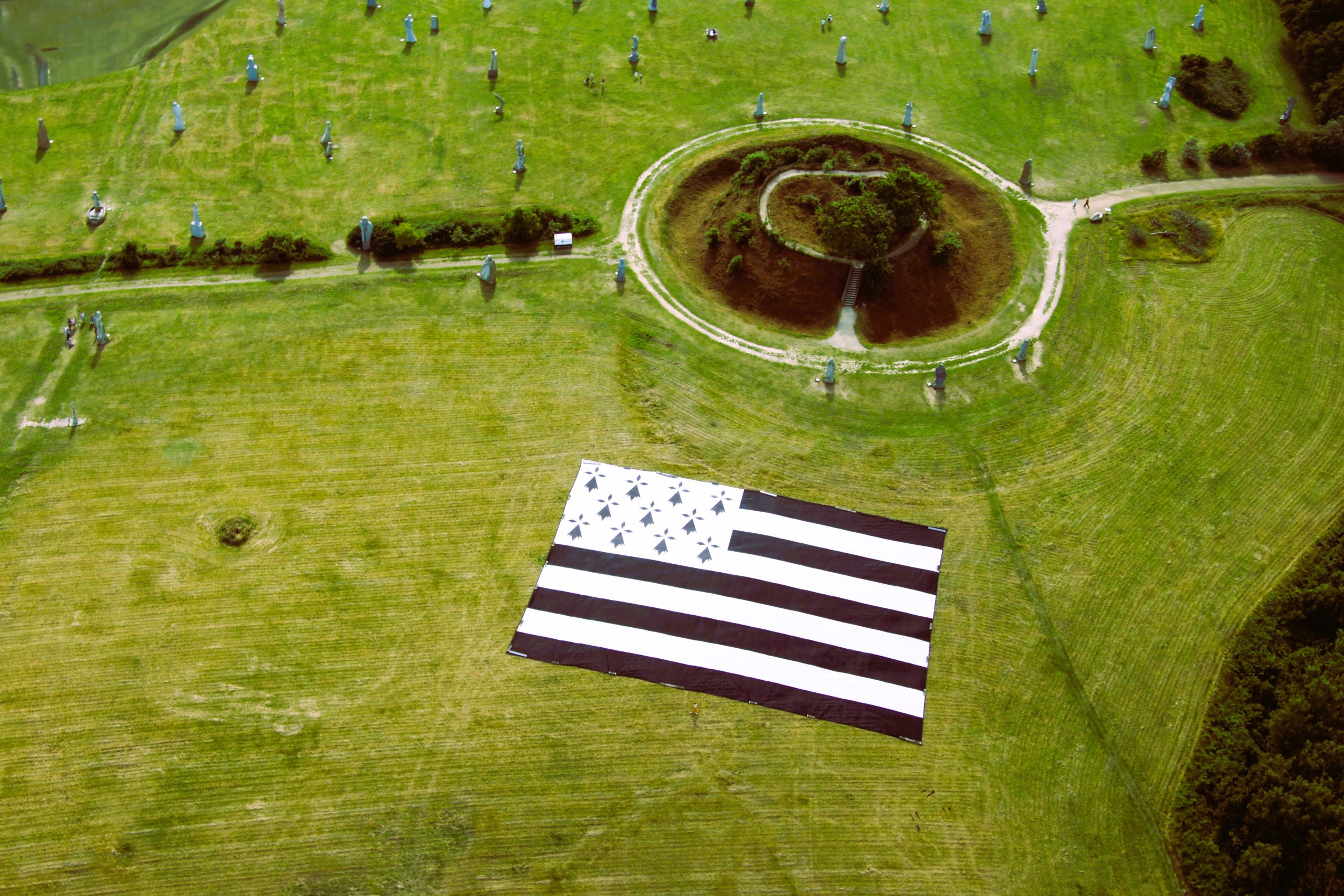 drapeau_motte-féodale